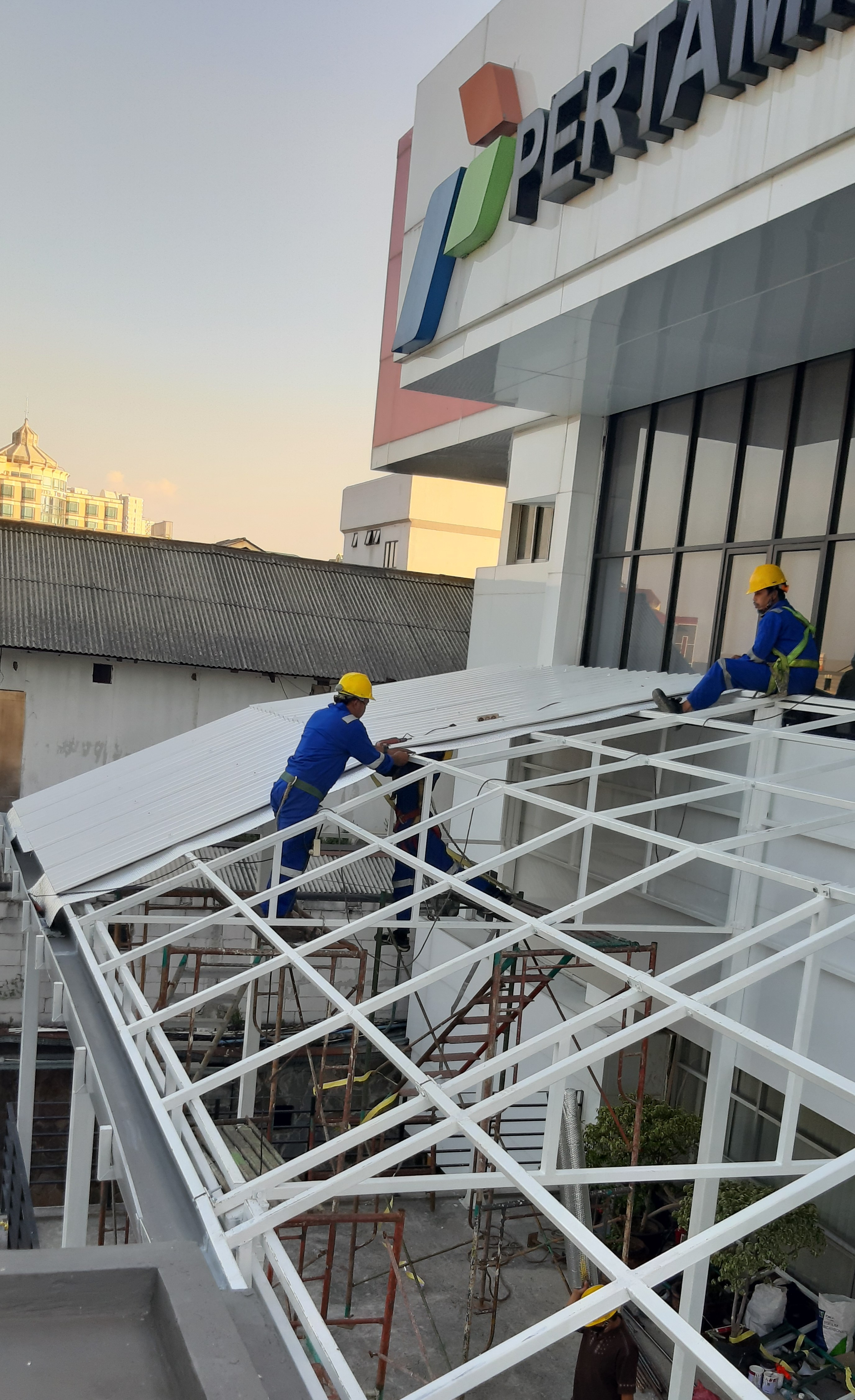 Atap & Kanopi Perusahaan Pertamina