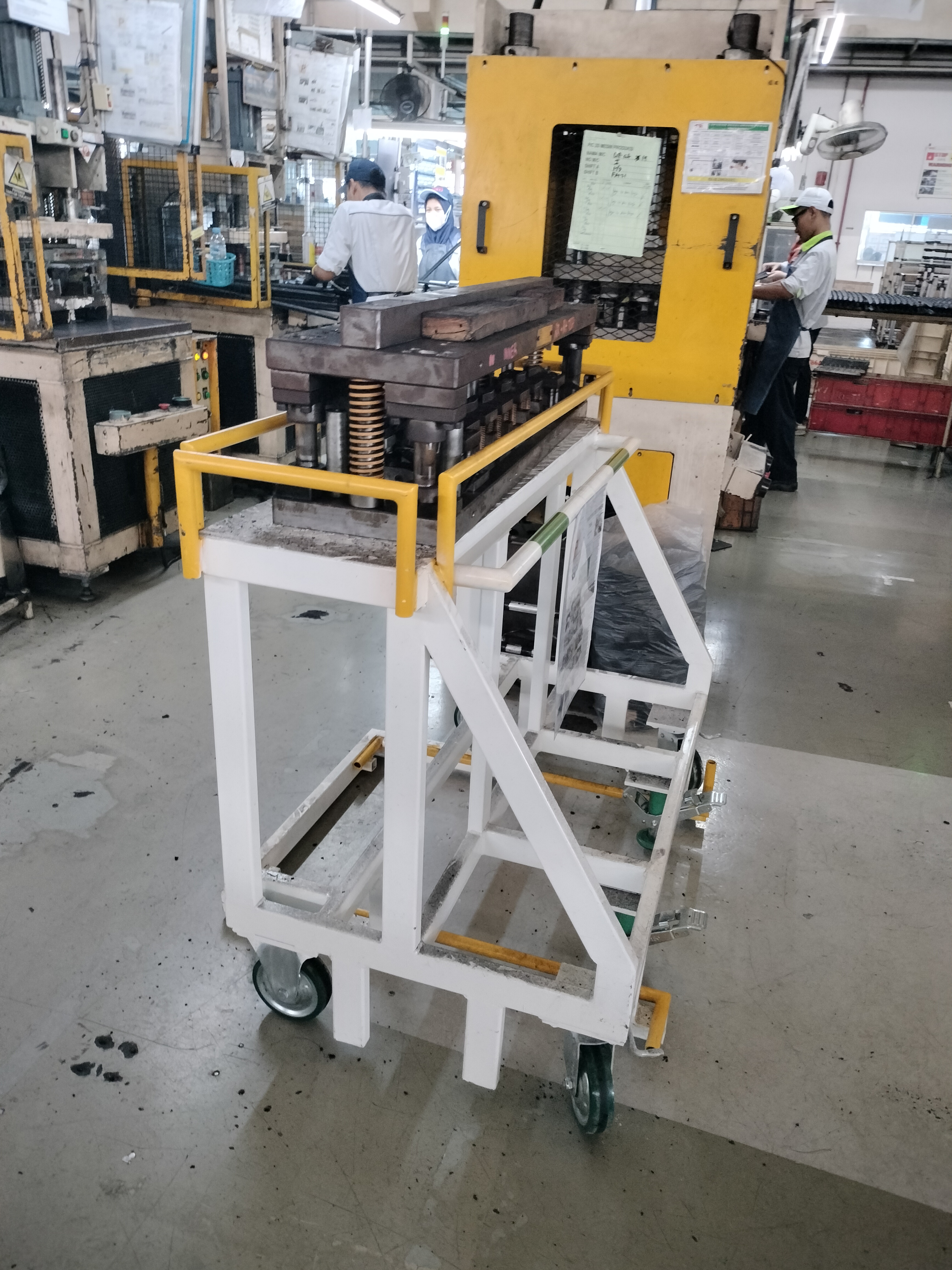 Dolly After Extrusion Seal Bumper PT. TTEC